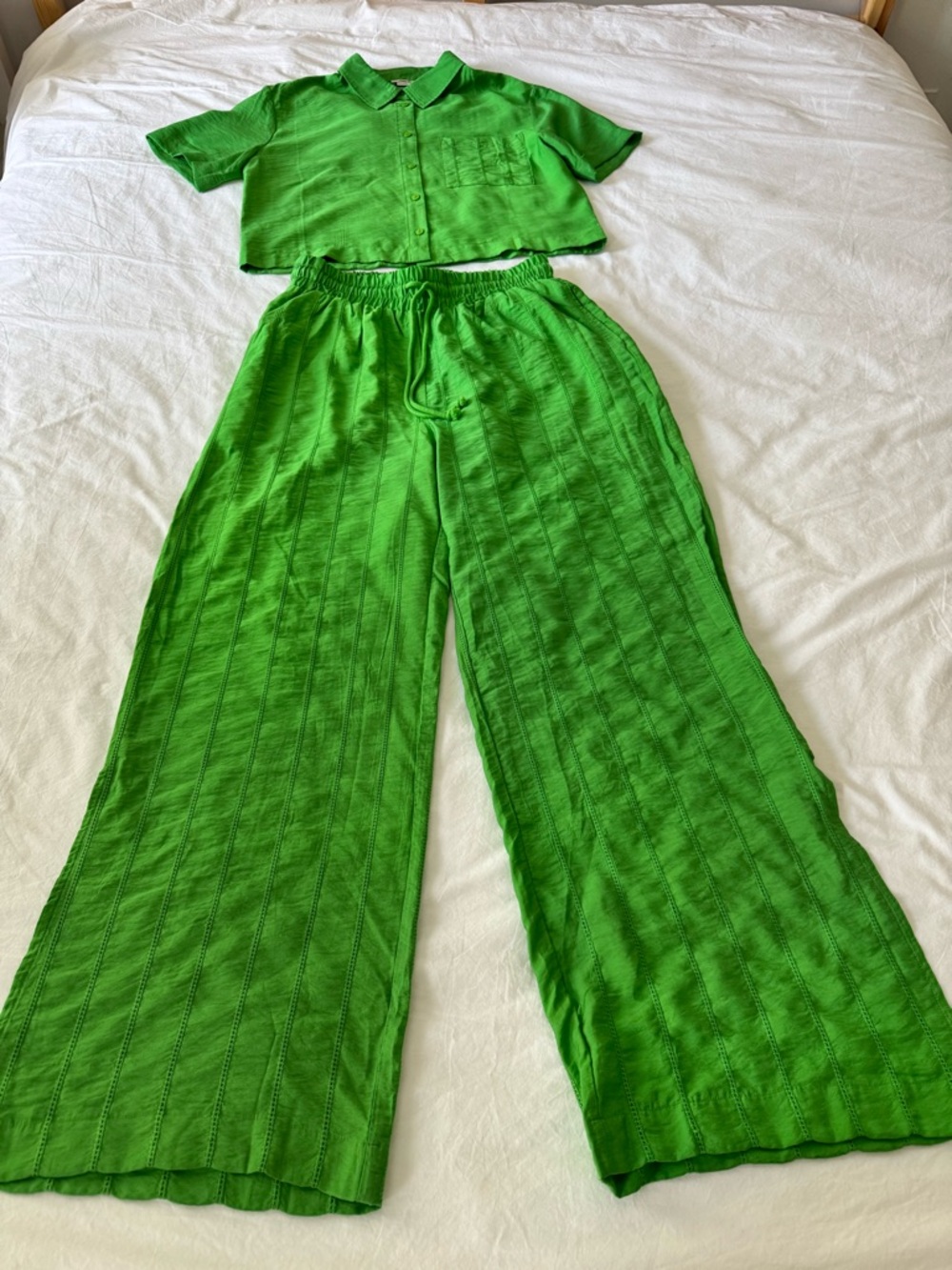 Jason Wu Bright Green Wide Leg Pull-On Pants and Short Sleeve Shirt Set Size M
